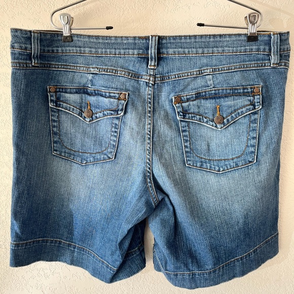 Torrid denim cotton/spandex blend shorts womens sz22 - Picture 5 of 9